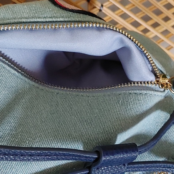 🍁G BY GUESS FUN EMBROIDERED DENIM BACKPACK - Picture 4 of 12